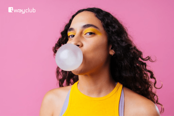 Niềng răng ăn kẹo cao su được không? (Từ 2 kỹ thuật chính) - Iway Club