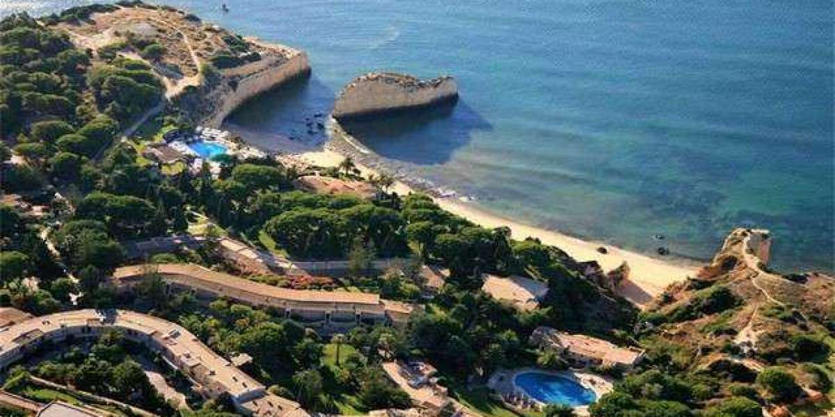 Romantic Escapes: All-Inclusive Algarve for Two