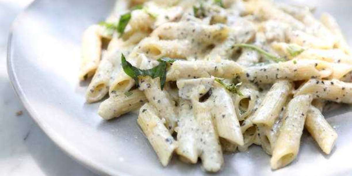What Role Does the Foodservice Sector Play in the Growing Popularity of White Sauce Pasta?