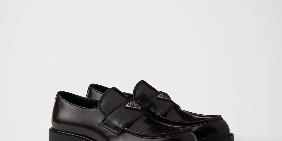 New Release Models Prada Sale