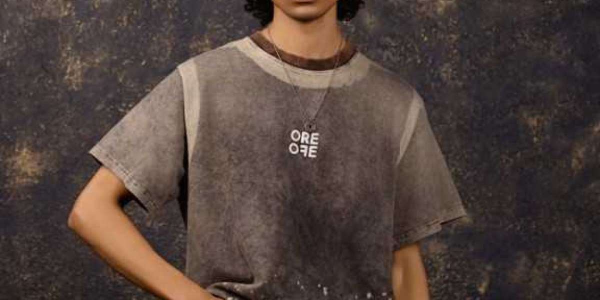 Oversized T-Shirts: The Everyday Essential That Never Goes Out of Style