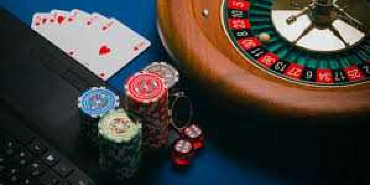 How to Win at Online Gambling: Tips from the Pros