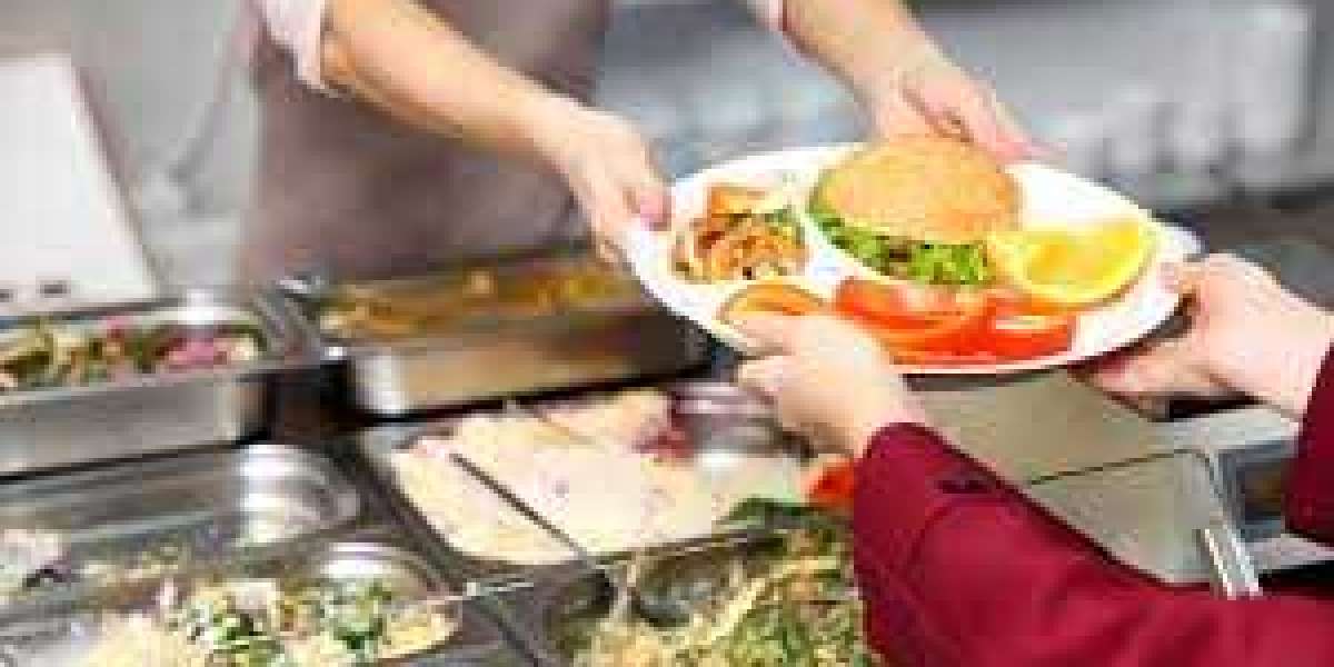 Food Service Market Evolves with Personalized Dining Experiences