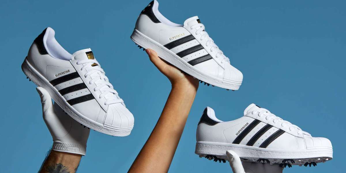 Style Meets Comfort: Exploring Adidas Sneakers and Karachi’s Evolving Shoe Culture