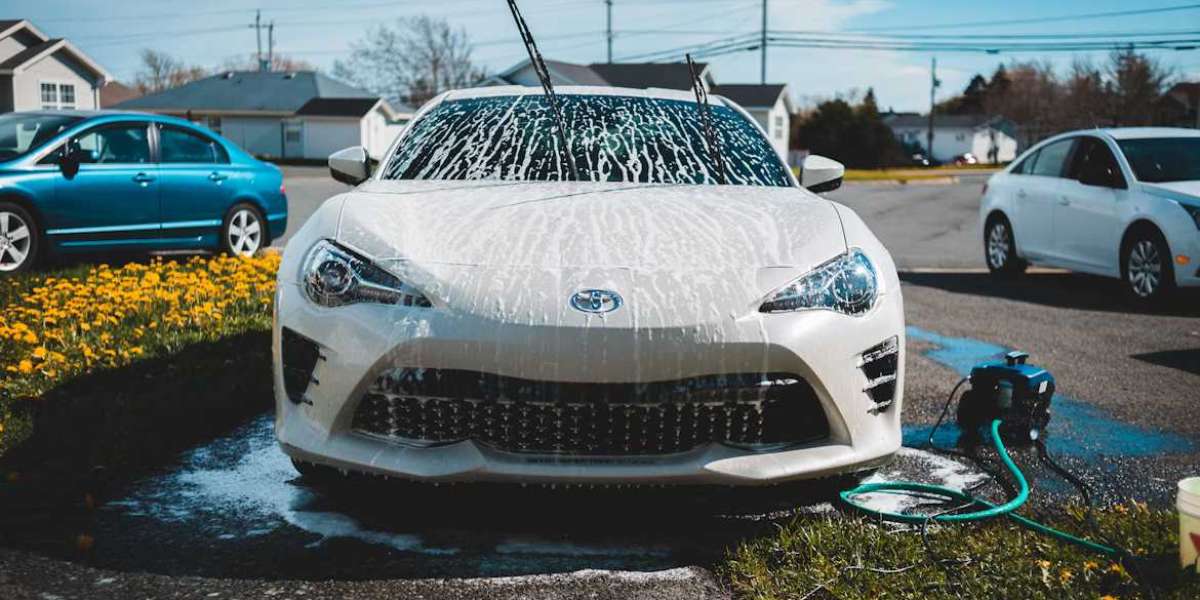 Affordable Car Wash Packages at Ducky’s Express Redlands