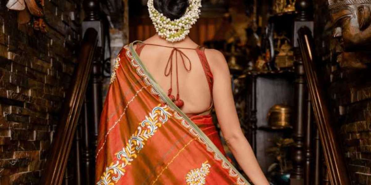 How Do I Choose the Right Color Bengal Saree for Each Day of Navratri/Durga Puja?